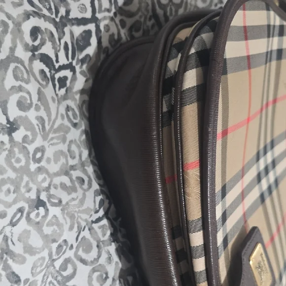 Burberry Beautifel Amazing Condition Checkered Crossbody Bag Authentic Spotless - Picture 4 of 13